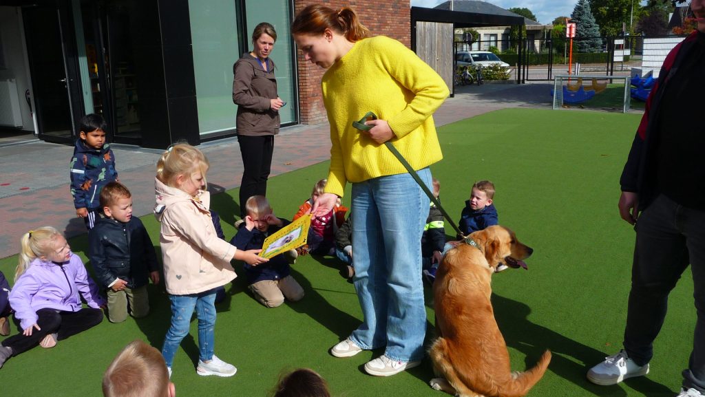 2022/10/05 : De hond van juf Emma op bezoek (K2)